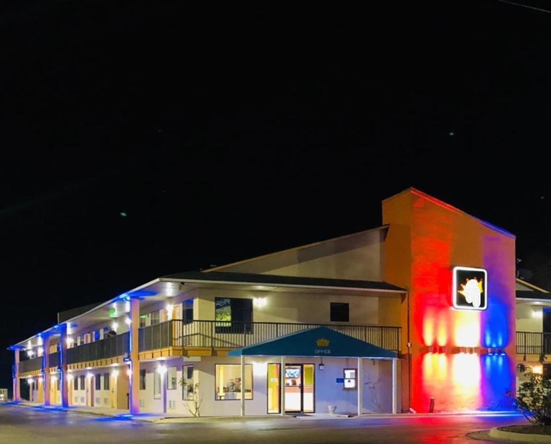 Oyo Hotel Richmond Hill Savannah Area I-95 Exterior foto
